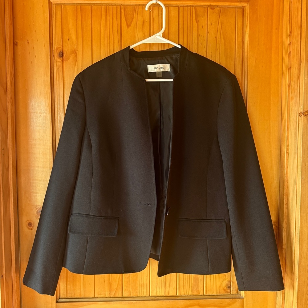 Jones Studio Women’s Black Blazer Size 16W Long Sleeve Button Front